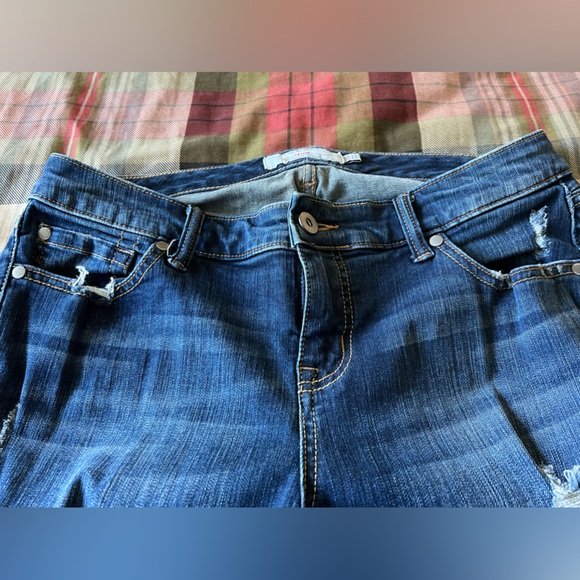 Distressed jeans - Picture 9 of 9